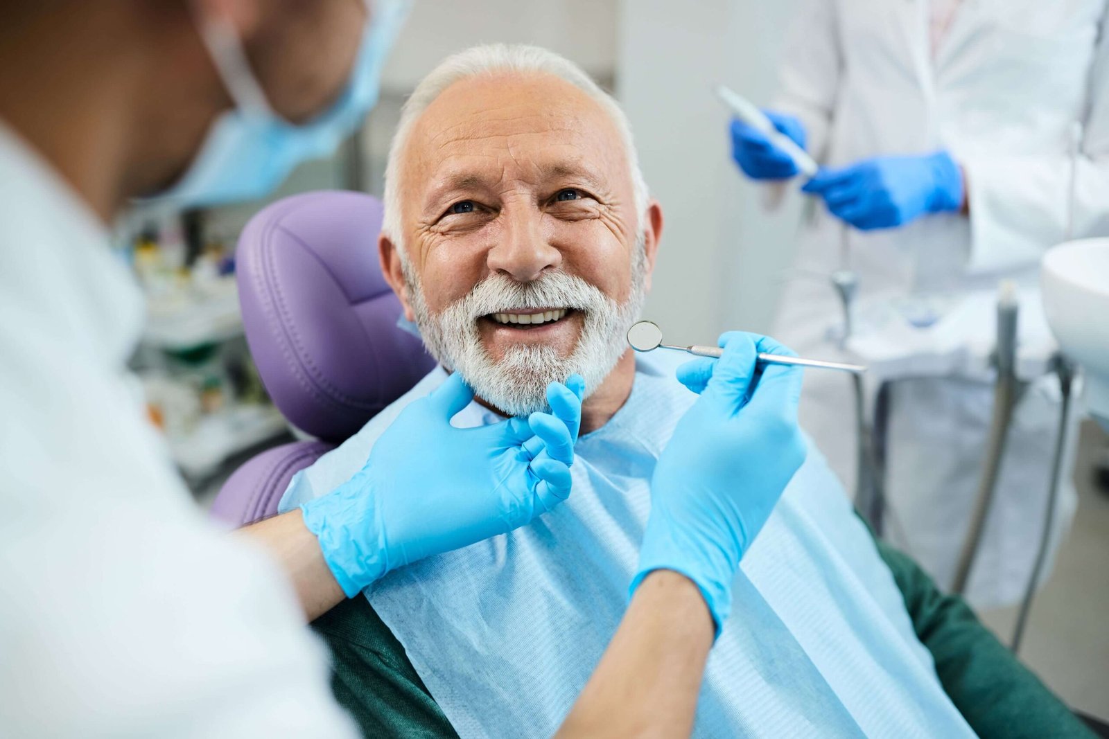 Implante Dentário para Idosos: Benefícios e Considerações Grupo Odontológico Carlos Teodorico